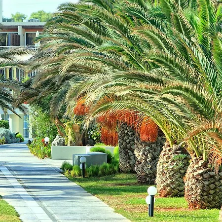 Курортный комплекс Santa Marina 4*
